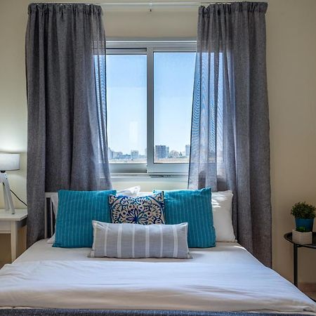 Sunny 2-Br Apartment In Mackenzie Ларнака Екстер'єр фото