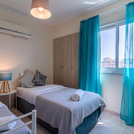 Sunny 2-Br Apartment In Mackenzie Ларнака Екстер'єр фото