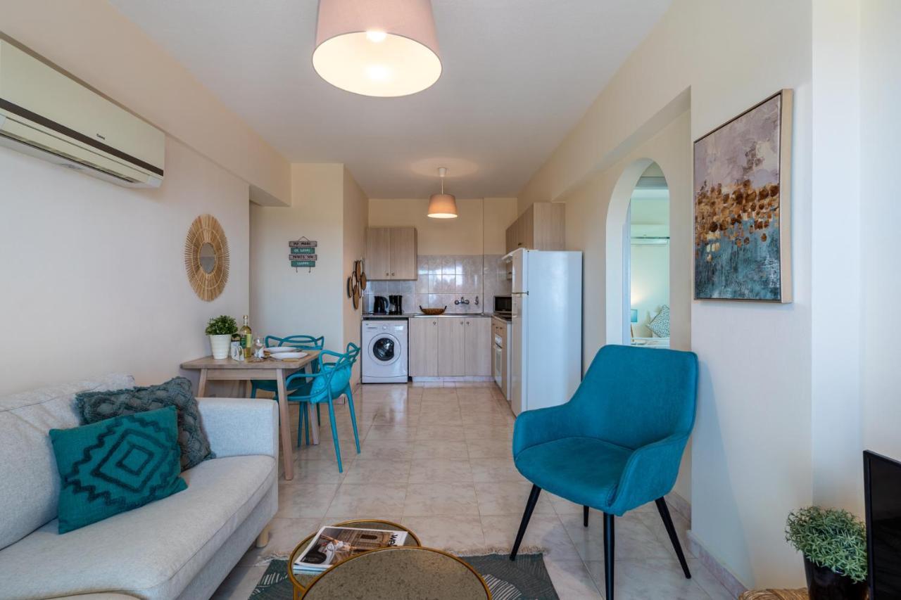 Sunny 2-Br Apartment In Mackenzie Ларнака Екстер'єр фото