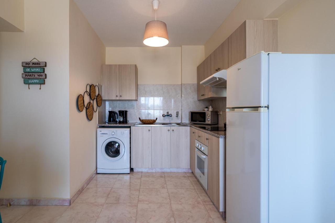 Sunny 2-Br Apartment In Mackenzie Ларнака Екстер'єр фото