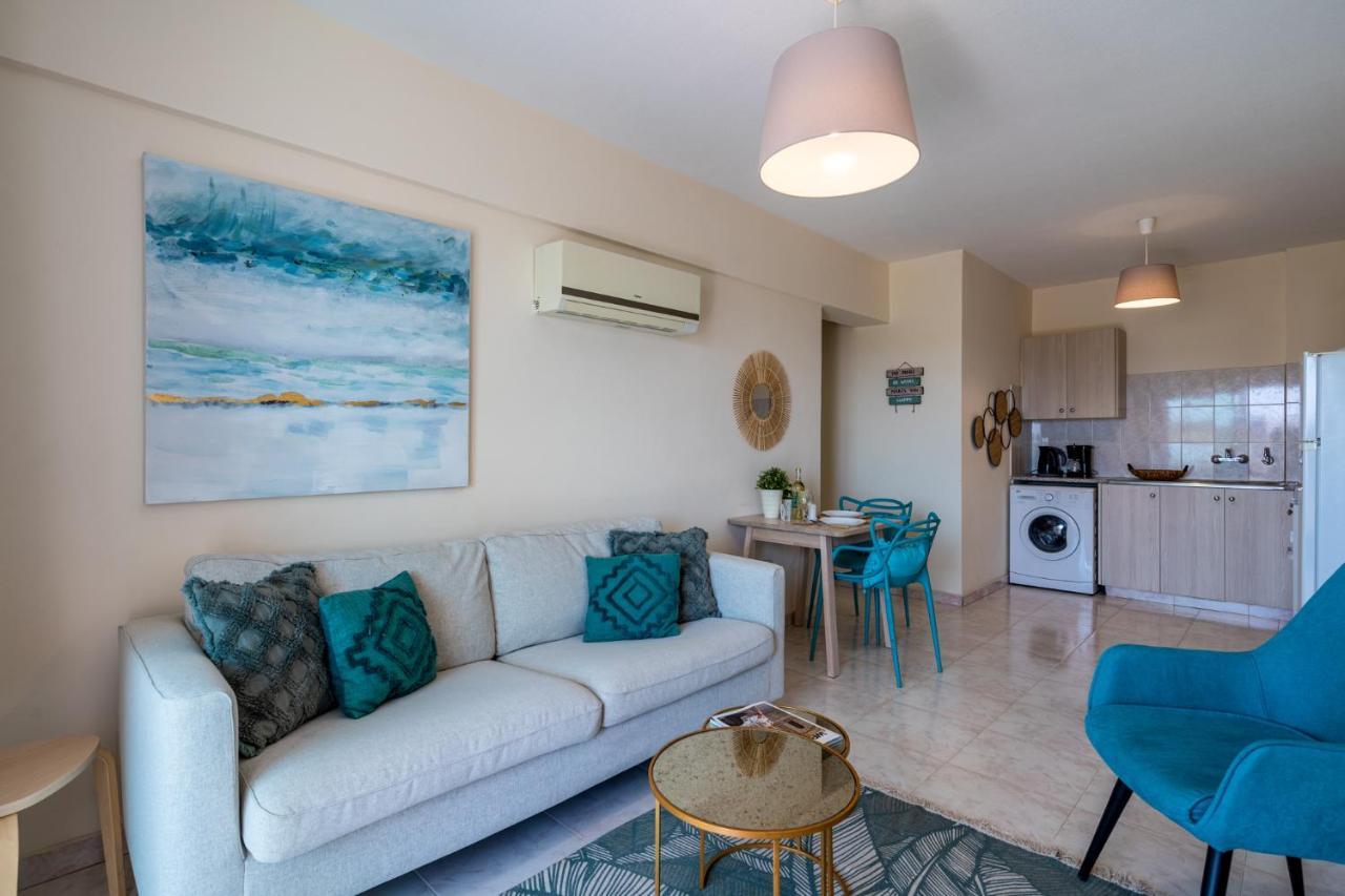 Sunny 2-Br Apartment In Mackenzie Ларнака Екстер'єр фото